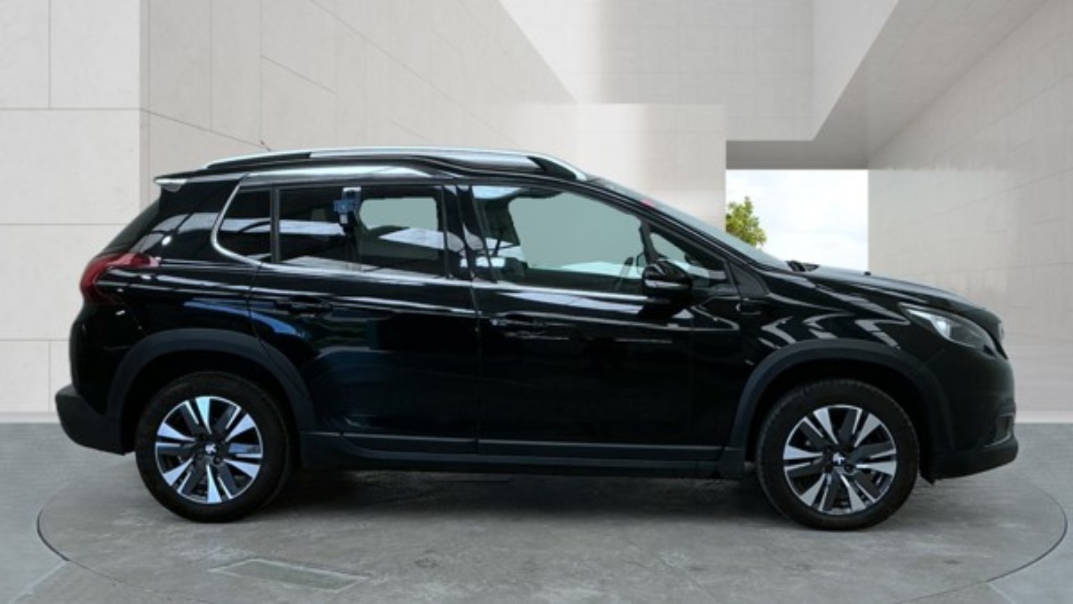 2017 Peugeot 2008 1.2 photo 5
