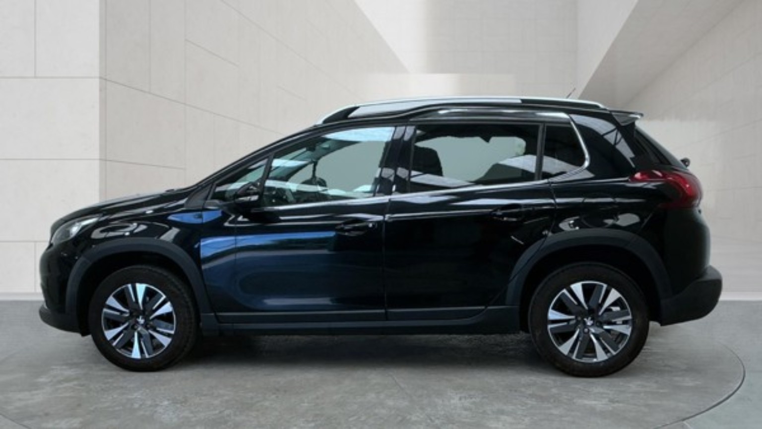 2017 Peugeot 2008 1.2 photo 6